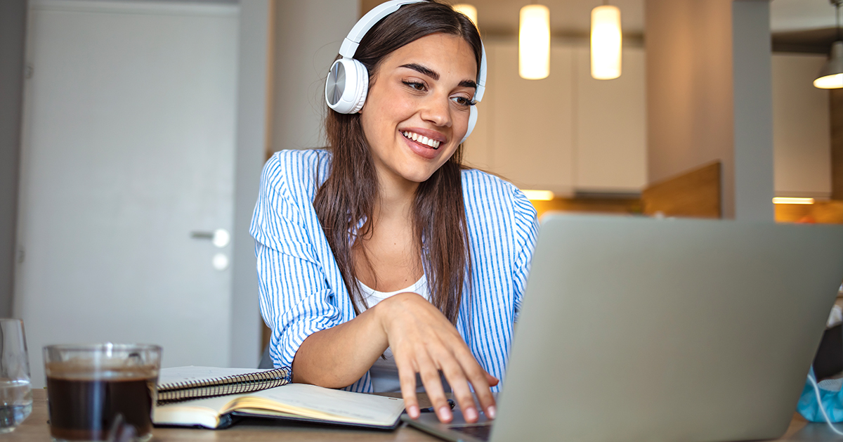 How to Start a Paragraph in an Essay with Strong Transitions